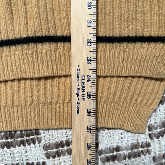 Harry Potter Hufflepuff Quidditch Wool Sweater Womens XL Patch Wizarding World - Picture 7 of 10